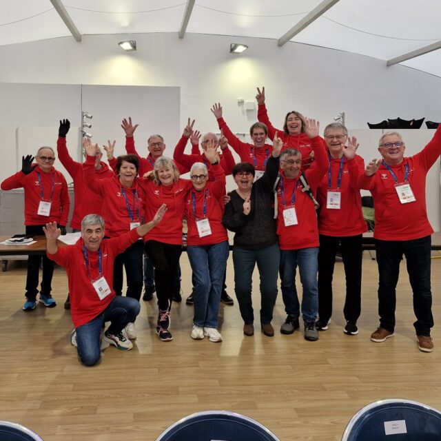 🔥 [𝑰𝙉𝑻𝙀𝑹𝙋𝑶𝙇𝑬𝙎 𝙈𝑨𝙎𝑪𝙐𝑳𝙄𝑵𝙎]

✨ Une semaine de compétition réussie grâce à eux !

🙌 102 bénévoles présents : sans eux, rien ne serait possible. Leur présence quotidienne a permis d’assurer le bon déroulement des Interpôles masculins.

🚐 Référents délégations, transports, logistique, restauration, buvette, communication…
💪 Chaque rôle a compté, chaque sourire aussi !

🤝 Merci également aux trois clubs qui nous ont accueillis : @hbcnantes, @cjbhandball et @3slhb44230.

#InterpôlesMasculins2026 #Handball #pôles