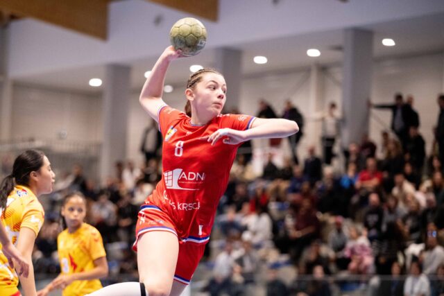 🏆 [𝙄𝑵𝙏𝑬𝙍𝙇𝙄𝙂𝑼𝙀𝙎 𝑭𝙀́𝑴𝙄𝑵𝙄𝑵𝙀𝙎] 

Retour en images sur 3 jours de compétition pour la sélection des Pays de la Loire 💪

Opposées à de belles équipes (Bourgogne–Franche-Comté, Région Sud, Nouvelle-Aquitaine, Occitanie), les joueuses ont su rester combatives et solidaires tout au long du tournoi 🤝🔥

Malgré des résultats difficiles, elles terminent à la 12ᵉ place, avec une expérience précieuse et beaucoup d’enseignements pour la suite ✨

👏 Bravo aux filles pour leur engagement et leur état d’esprit
👏 Félicitations au staff pour le travail et l’accompagnement
👏 Merci à nos arbitres Isalis Portet et Zoé Thomas pour leur professionnalisme et leur implication tout au long de la compétition 🙌

@comite_53_handball @comite44handball
@comite49handball @handcomitesarthe
@comite_handball_85

#PDLL #PaysDeLaLoire #Interligues
#HandballFéminin #Formation