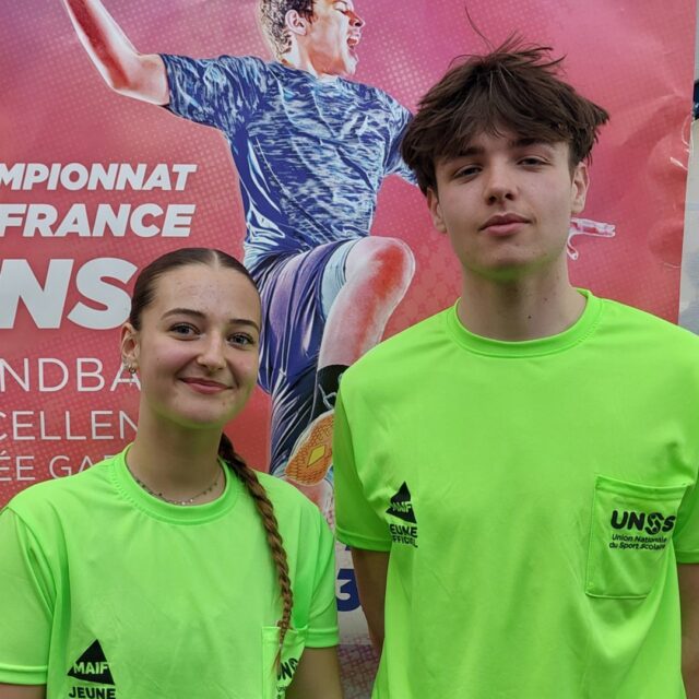 🏆 [𝙁𝑰𝙉𝑨𝙇𝑬 𝑪𝙃𝑨𝙈𝑷𝙄𝑶𝙉𝑵𝘼𝑻 𝑫𝙀 𝙁𝑹𝘼𝑵𝘾𝑬 𝑼𝙉𝑺𝙎]

💥 Lors de la finale du Championnat de France UNSS au Mans le week-end dernier, Istres et Toulouse ont offert une belle opposition, conclue par une victoire istréenne 25–21.

🙌 Bravo à Charlotte DHIARD et Sacha BOUGIS, binôme mixte de la SES Lycée Sud, pour une finale menée avec justesse et cohérence.

🤾 Félicitations également à la section sportive de Chantonnay (85) qui décroche une très belle 5ᵉ place pour sa première participation !

🌟 Leur prestation valorise tout le travail mené au sein des clubs, du @handcomitesarthe et de la CTA.

📸 Retour en images sur cet après‑midi !

@vendeehb 

#PDLL #PaysDeLaLoire #UNSS #Arbitrage