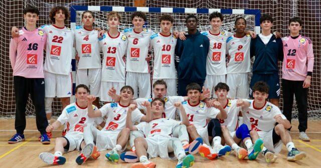 🇫🇷 [𝙍𝑬𝙂𝑹𝙊𝑼𝙋𝑬𝙈𝑬𝙉𝑻 𝑵𝘼𝑻𝙄𝑶𝙉𝑨𝙇]

📸 Retour en image sur le regroupement de l’équipe de France U17, qui s’est tenu à Prelog, en Croatie. 

👏 Un grand bravo à l’ensemble du groupe, avec une mention spéciale pour Timoté LAUMUNO, joueur du @angersscohandball et pensionnaire du Pôle Espoirs Pays de la Loire, ainsi que Jean-Philippe SOMMEREISEN, médecin référent. 

🔥 Une belle semaine riche en expérience et en apprentissage !

#PDLL #PaysDeLaLoire #U17 #StageInternational #Handball