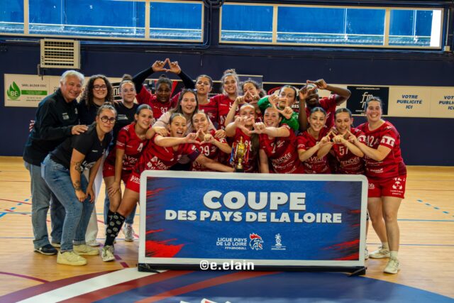 🏆 [𝙁𝑰𝙉𝑨𝙇𝑰𝙏𝑬́𝙎]

📷 Les émotions sont encore là après un week-end plein de handball !

🏅 Retrouvez les photos des remises des récompenses des finalistes, des vainqueurs et des arbitres !

💪 Bravo à toutes les équipes pour leur parcours tout au long de la compétition

🎊 Un grand merci pour ces beaux moments partagés sur et autour des terrains

📸 e.elain

@comite44handball @comite49handball @comite_53_handball @handcomitesarthe @vendeehb @vignoble_handball @cscmhandball @thouarehbc @cochandball @vsfhandball @jsallonneshandball @usmj.hand  @heric.handball @angershbc @lafleche_handball_ @eshpdm  @herbiershand85  @asavrillehandball @cjbhandball @aaeec.hand @aspttnanteshandball @chap_handball @larochevhb

#PDLL #PaysDeLaLoire #Finales #Vertou #Handball